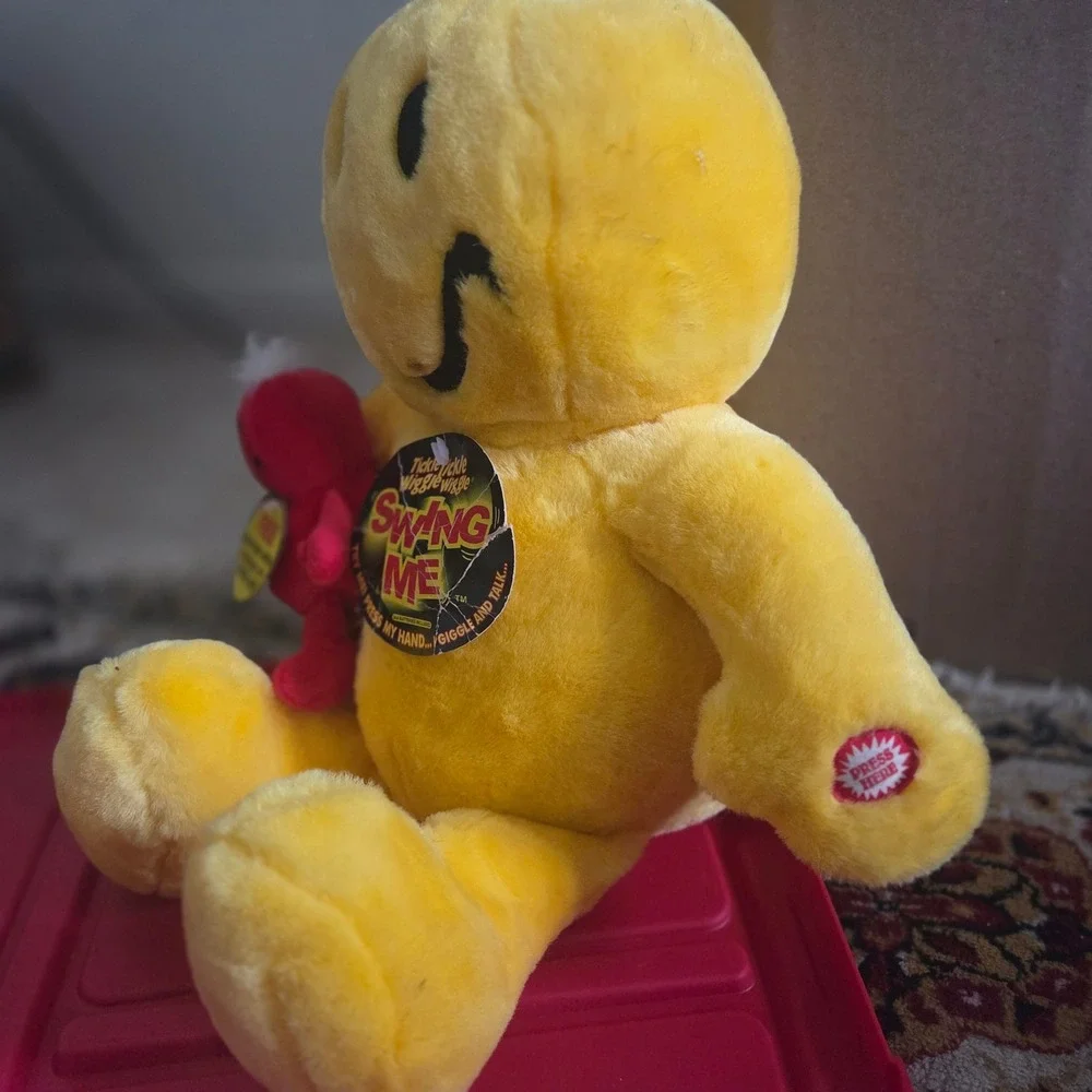 NWT Vintage Swing Me Plush Tickle Tickle Wiggle Wiggle Large Yellow Dan Dee